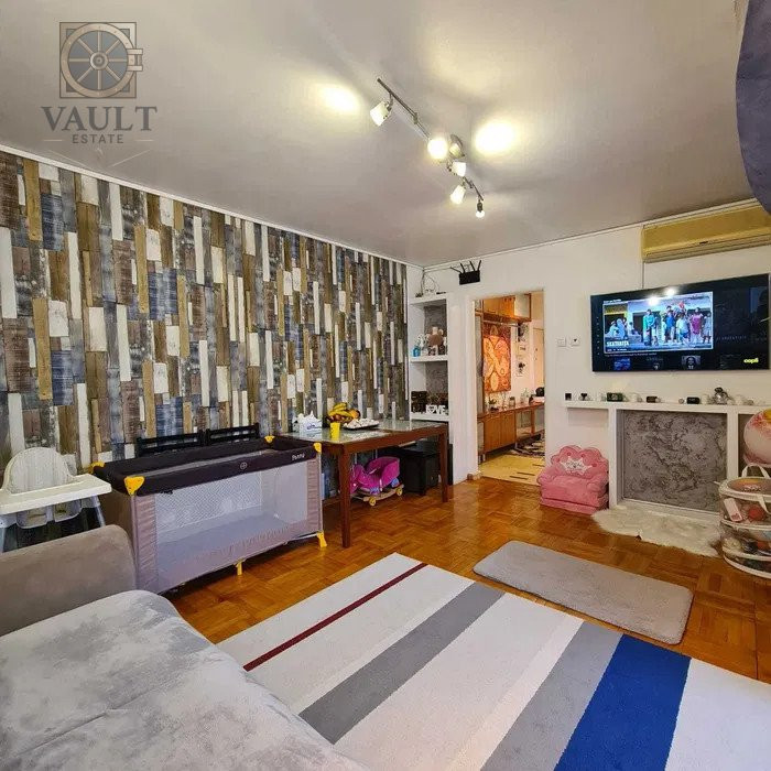Apartament 4 camere-etaj 1/4- metrou Constantin Brancoveanu 