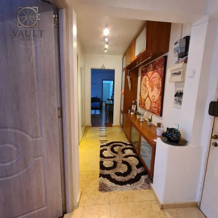 Apartament 4 camere-etaj 1/4- metrou Constantin Brancoveanu 