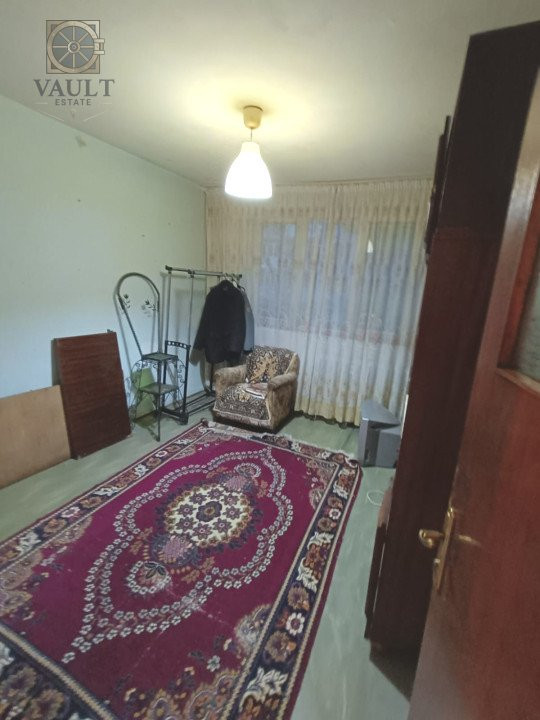 4 camere decomandat - 10 minute Metrou 1 Decembrie