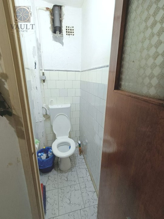 4 camere decomandat - 10 minute Metrou 1 Decembrie