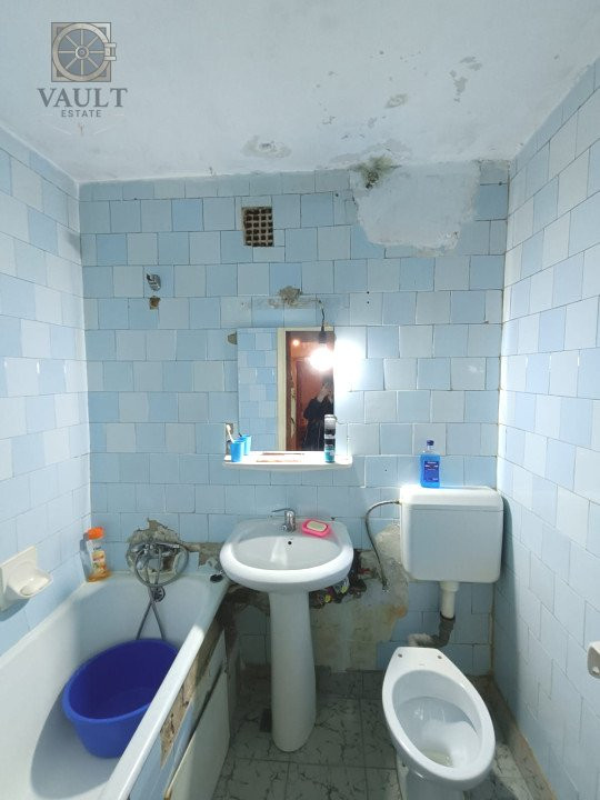 4 camere decomandat - 10 minute Metrou 1 Decembrie