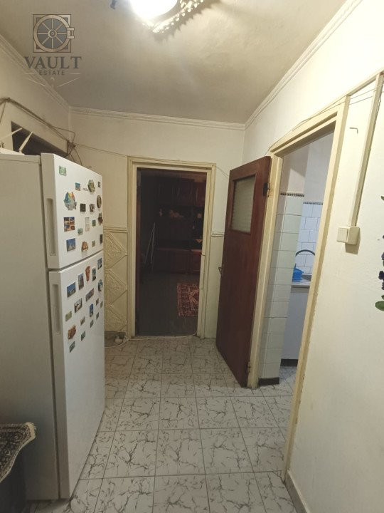 4 camere decomandat - 10 minute Metrou 1 Decembrie