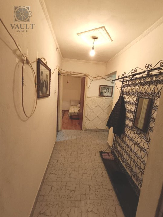4 camere decomandat - 10 minute Metrou 1 Decembrie