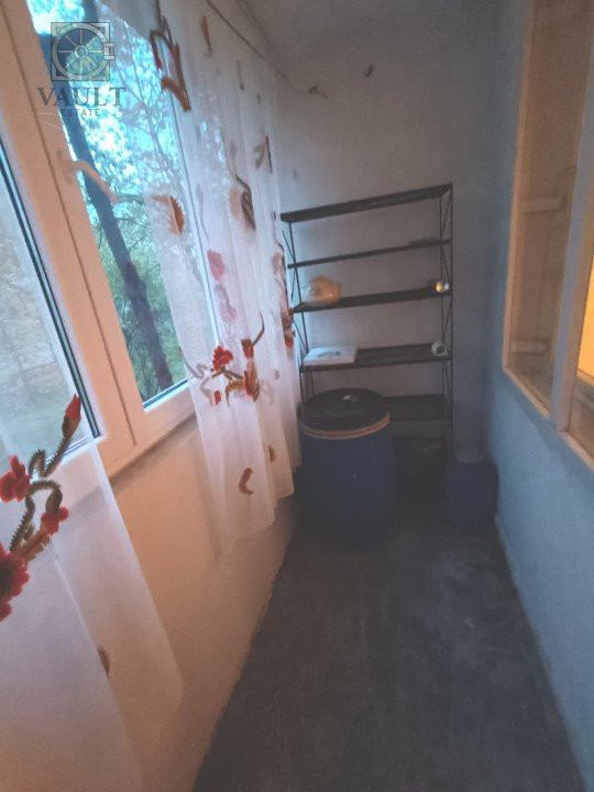 4 camere decomandat - 10 minute Metrou 1 Decembrie