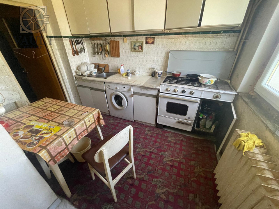 APARTAMENT 4 CAMERE-  CENTRALA TERMICA  - 1 Decembrie 1918