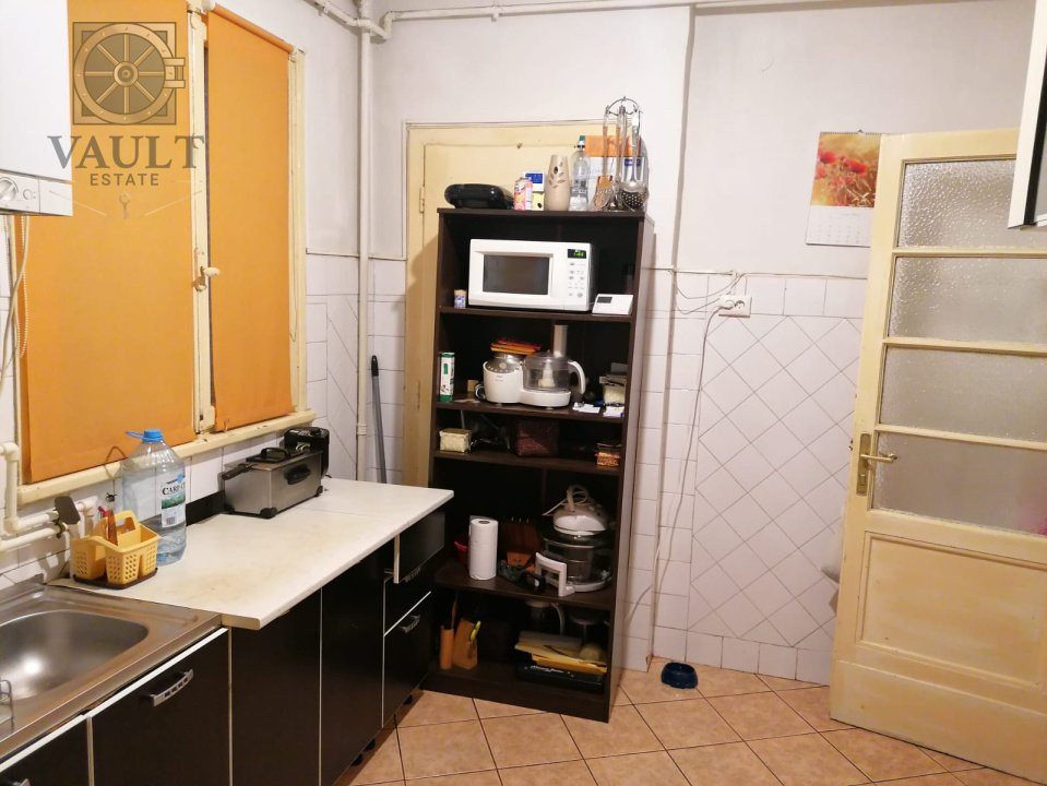 Apartament 3 camere -ETAJ 3 -3 MINUTE METROU UNIVERSITATE 
