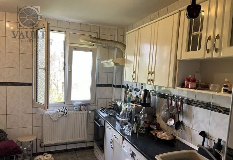 Apartament 3 camere - zona Drumul Taberei