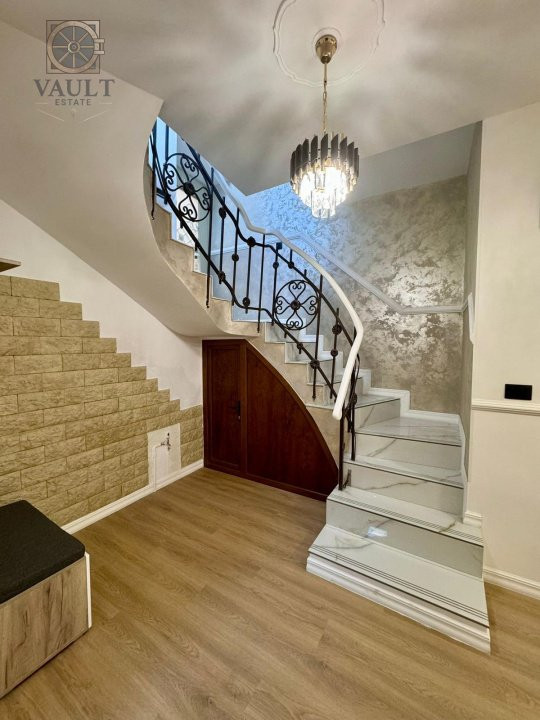 Apartament 3 camere / Tip Vila /  In apropiere de Metrou Universitate