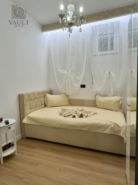 Apartament 3 camere / Tip Vila /  In apropiere de Metrou Universitate