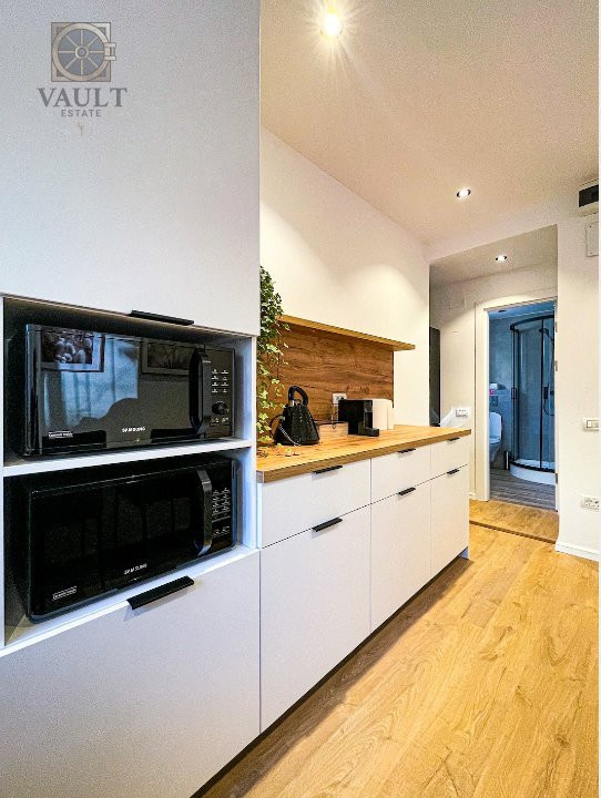 Apartament 4 camere - Loc de parcare / Terasa / Piata Victoriei