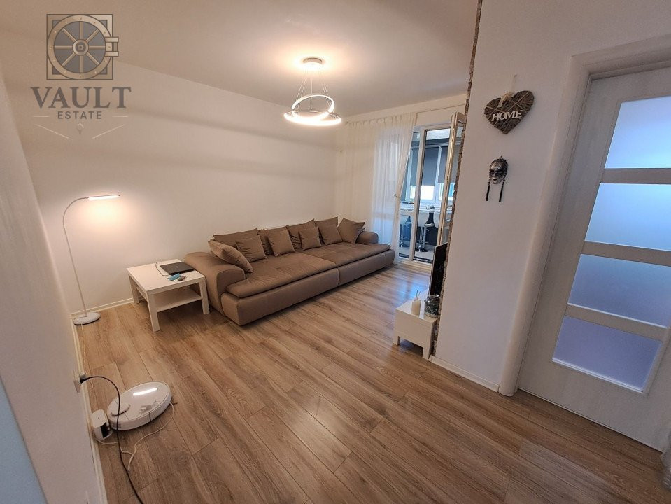 Apartament 3 camere - zona Militari, Roșu