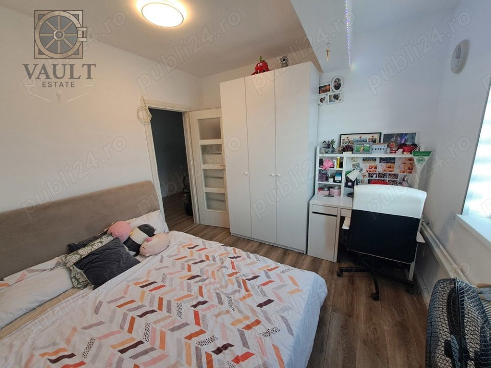 Apartament 3 camere - zona Militari, Roșu