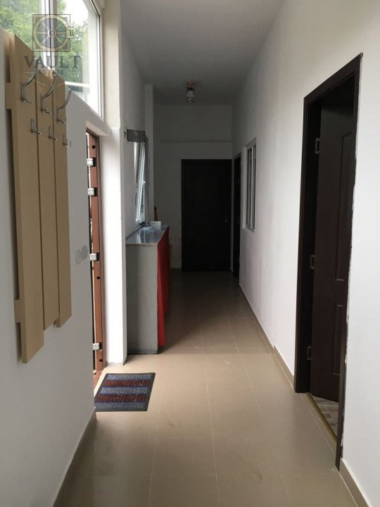 Teren 570 mp + constructie  locuibila + hala zona Giulesti /Podul Grant