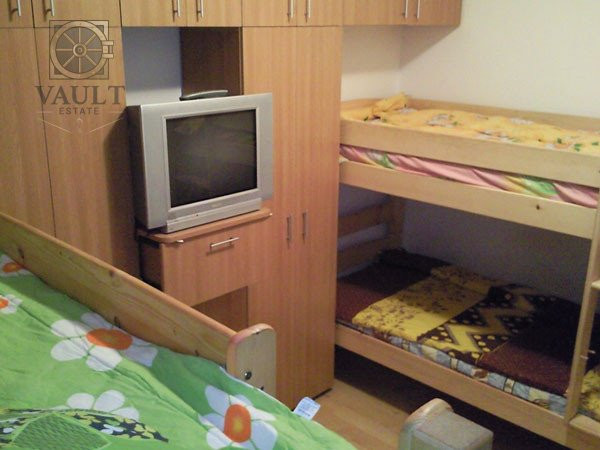 Teren 570 mp + constructie  locuibila + hala zona Giulesti /Podul Grant