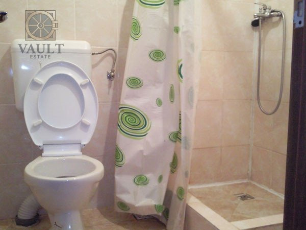 Teren 570 mp + constructie  locuibila + hala zona Giulesti /Podul Grant