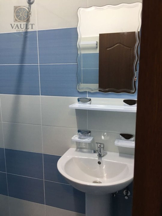 Teren 570 mp + constructie  locuibila + hala zona Giulesti /Podul Grant