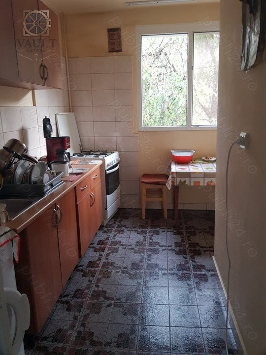 Apartament  4 camere - Ozana - 1 DECEMBRIE 1918 - etaj 1/4 -