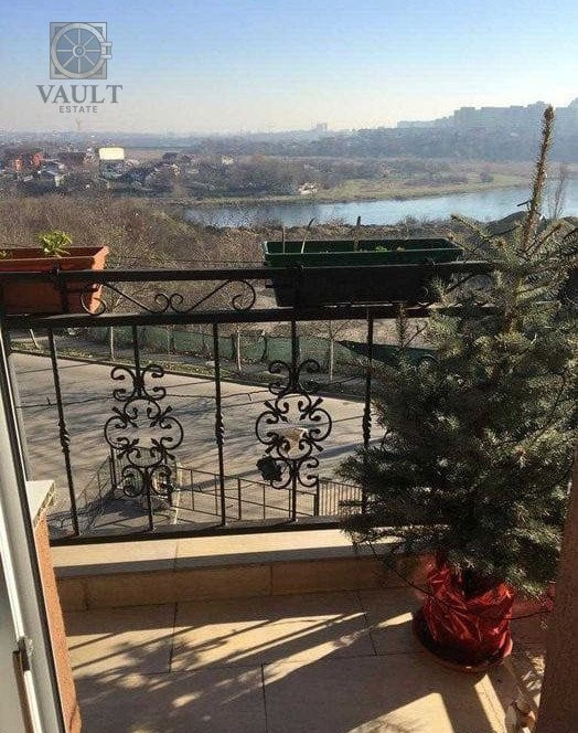 Apartament 4 camere - zona Pantelimon