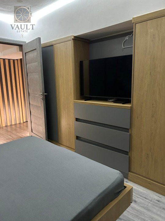 Apartament 2 camere - Decomandat - Delfinului