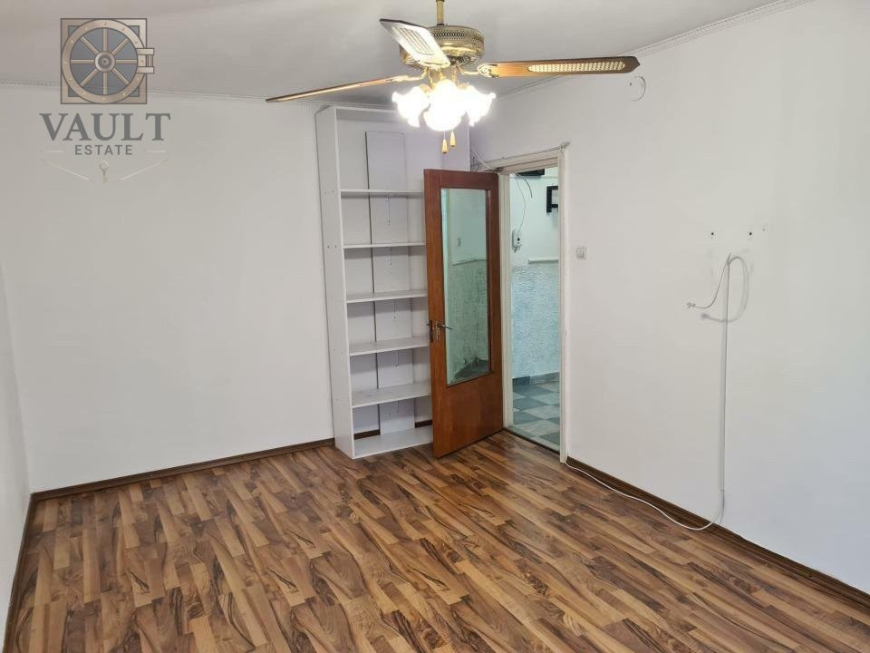 Apartament 3 camere - Piata Minis TITAN - Decomandat 1978 An