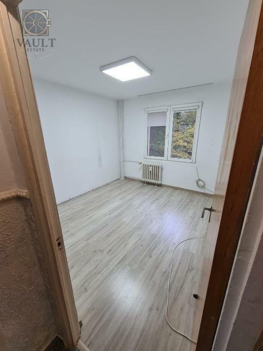 Apartament 3 camere - Piata Minis TITAN - Decomandat 1978 An