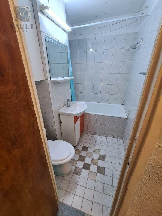 Apartament 3 camere - Piata Minis TITAN - Decomandat 1978 An
