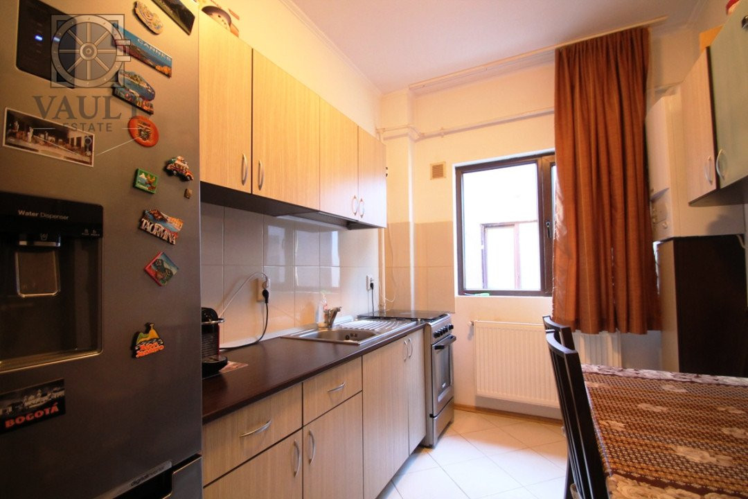 Apartament 3 camere 2 Balcoane Damaroaia 