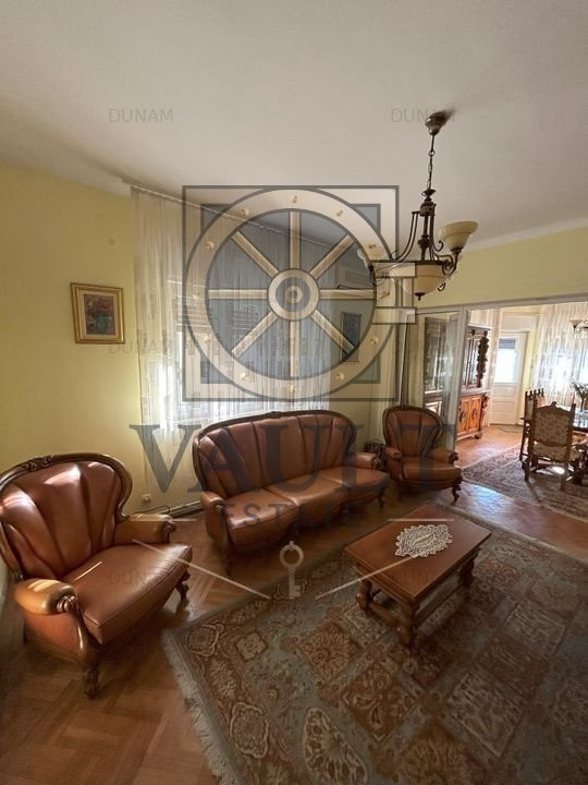 Apartament 3 Camere in Vila -Curte/Garaj  - Bulevardul Dacia