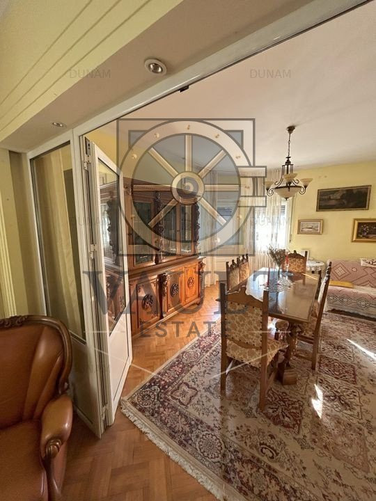 Apartament 3 Camere in Vila -Curte/Garaj  - Bulevardul Dacia