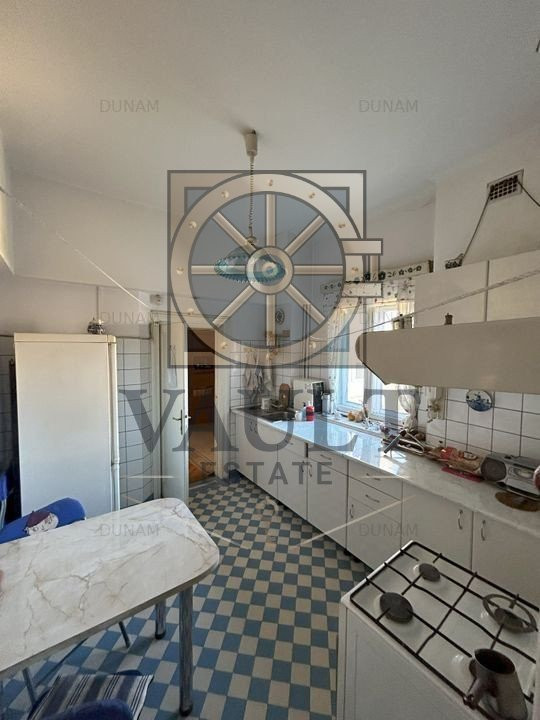 Apartament 3 Camere in Vila -Curte/Garaj  - Bulevardul Dacia
