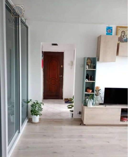 Apartament 2 camere semidecomandat Cantemir-Unirii