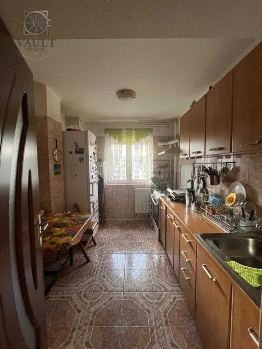 Apartament 3 camere decomandat+loc de parcare Unirii