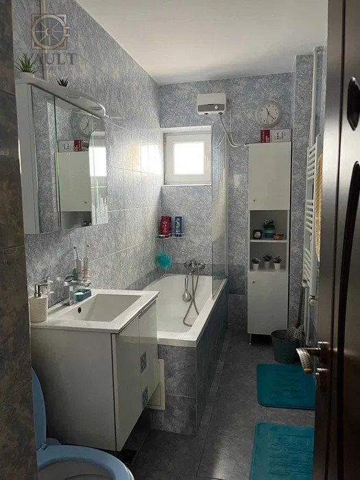 Apartament 3 camere decomandat+loc de parcare Unirii