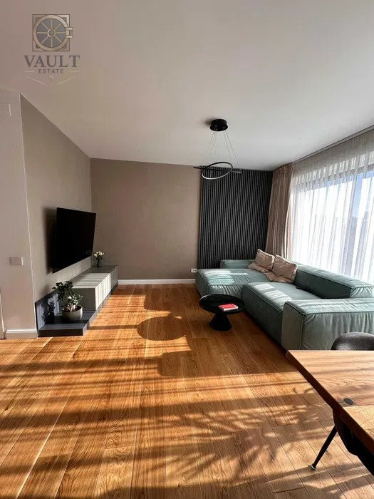 Apartament 3 camere decomandat 86mp+centrala proprie Victoriei