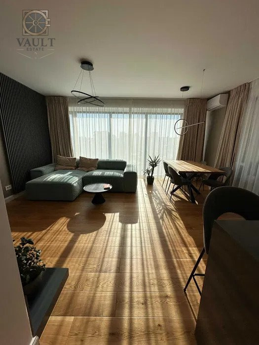 Apartament 3 camere decomandat 86mp+centrala proprie Victoriei