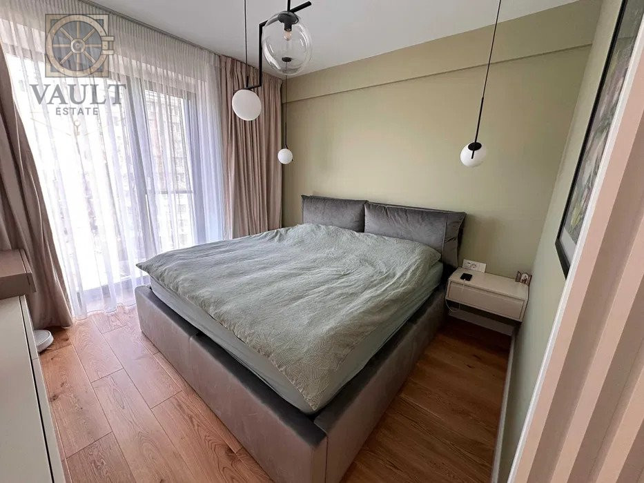 Apartament 3 camere decomandat 86mp+centrala proprie Victoriei