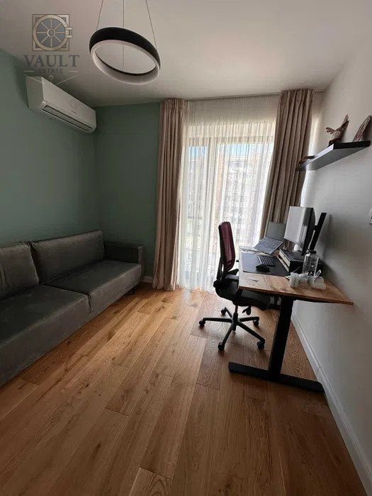 Apartament 3 camere decomandat 86mp+centrala proprie Victoriei