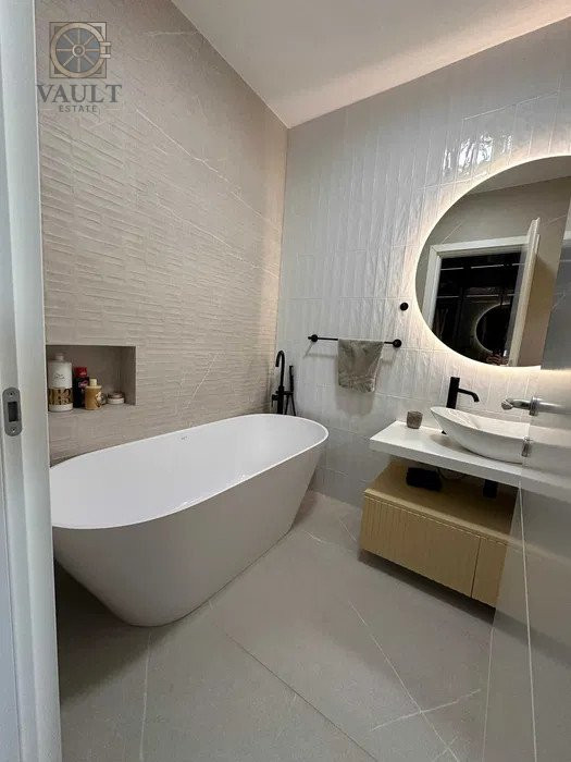 Apartament 3 camere decomandat 86mp+centrala proprie Victoriei