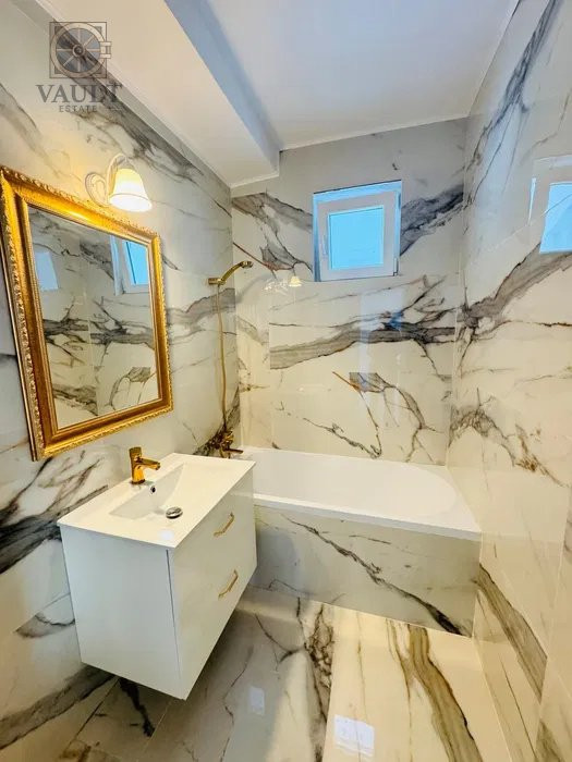 Apartament 3 camere LANGA METROU TITAN