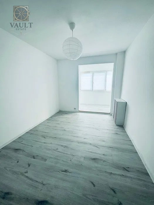 Apartament 3 camere LANGA METROU TITAN