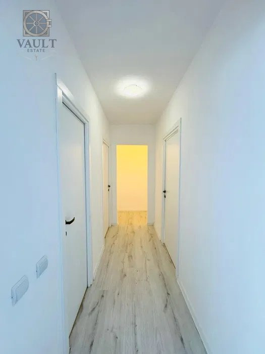 Apartament 3 camere LANGA METROU TITAN