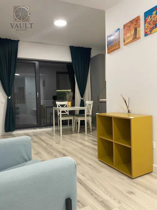 Studio LUX langa METROU DRISTOR