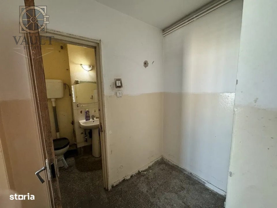 Apartament 3 camere  de renovat -70 MP- Fizicienilor   