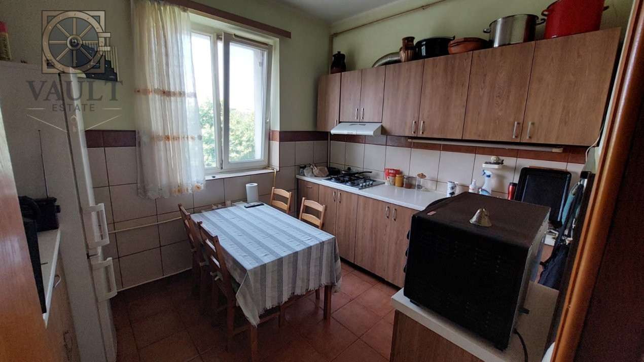 Apartament 3 camere- Decomandat- Bd Basarabia- Arena Nationala-