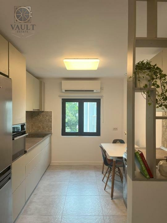 Apartament 4 camere - RENOVAT INTEGRAL RECENT - 4 minute METROU AUREL VLAICU 