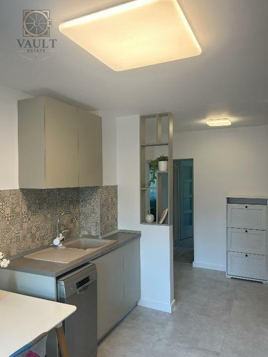 Apartament 4 camere - RENOVAT INTEGRAL RECENT - 4 minute METROU AUREL VLAICU 
