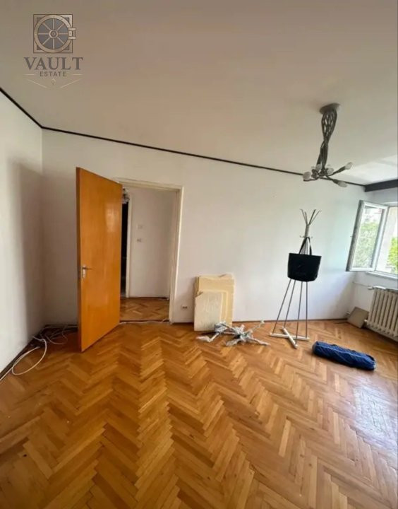 Apartament 3 camere - 15 minute de metrou - Balta alba