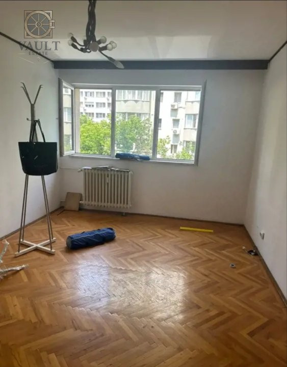 Apartament 3 camere - 15 minute de metrou - Balta alba