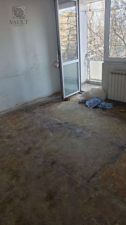 APARTAMENT 3 CAMERE / DE RENOVAT / DRUMUL TABEREI/ METROU ROMANCIERILOR-BRANCUSI