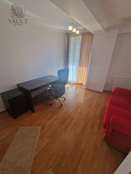 Apartament 3 camere -BLOC 2008 - LOC DE PARCARE - zona DECEBAL 